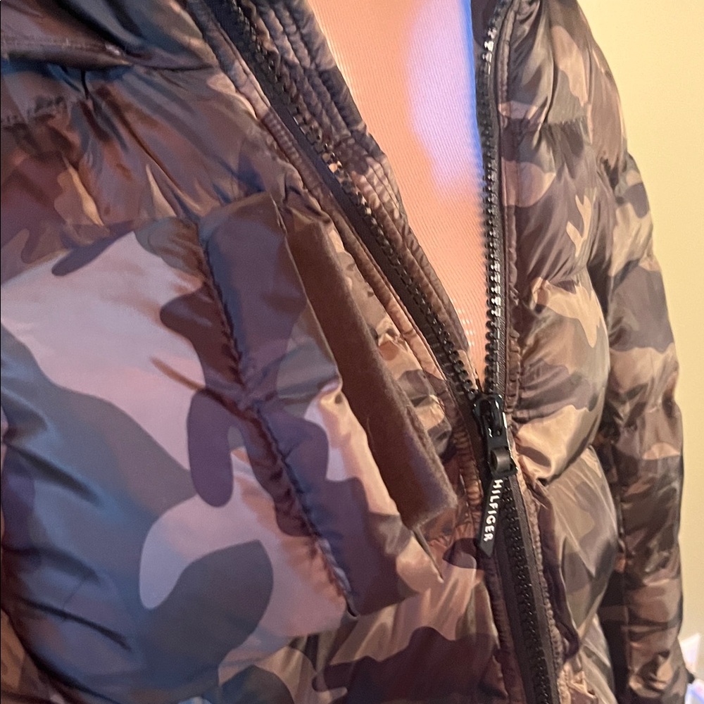 Tommy Hilfiger Camo Puffer Jacket NWOT - Picture 5 of 12